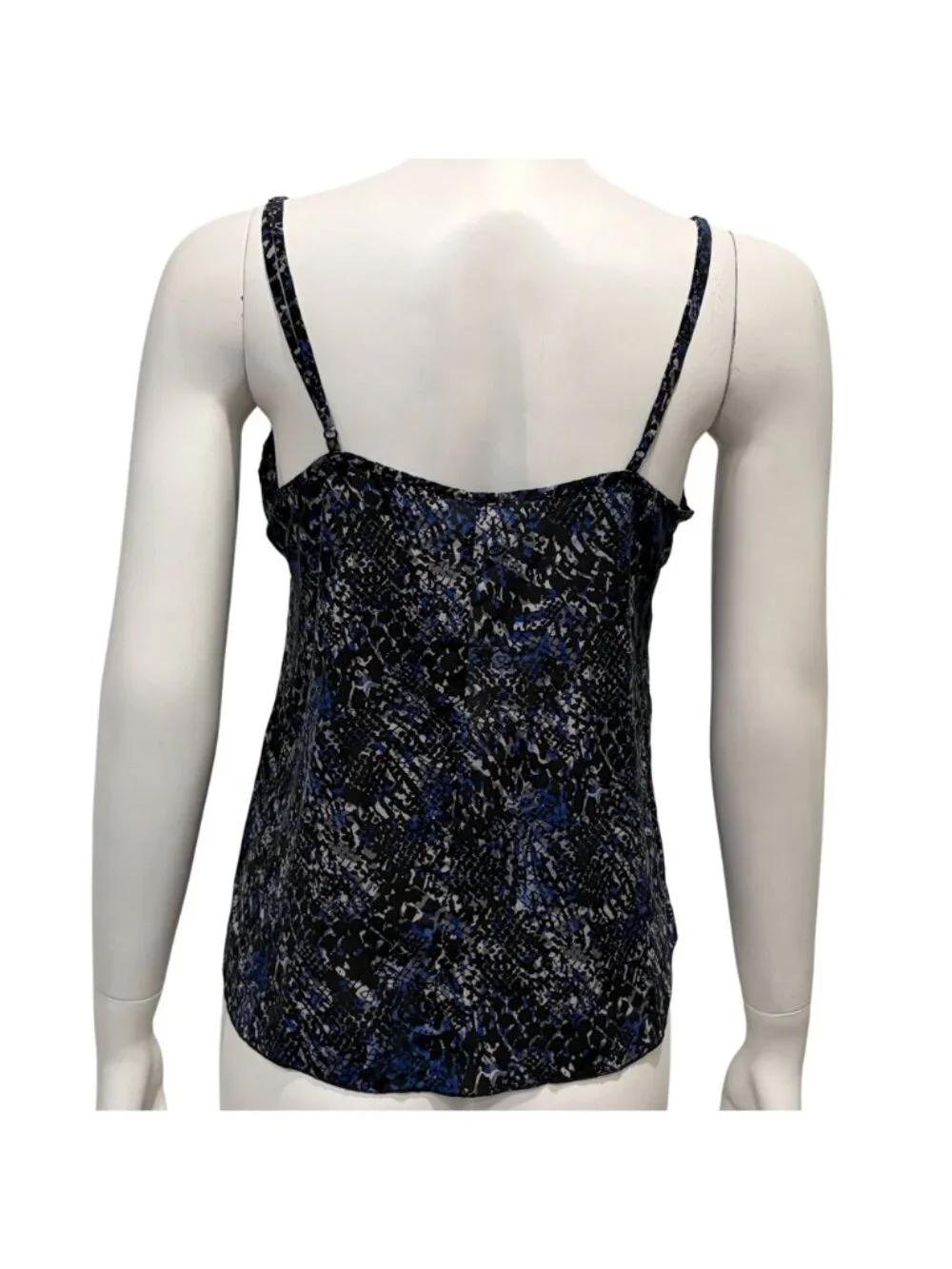 Under Wilfred Aritzia 100% Silk Camisole Top Size M Adjustable Straps Lightweigh